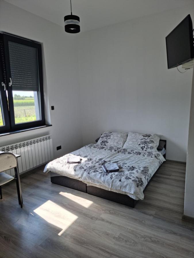 Noclegi 24/H Leszczynek Kutno Extérieur photo